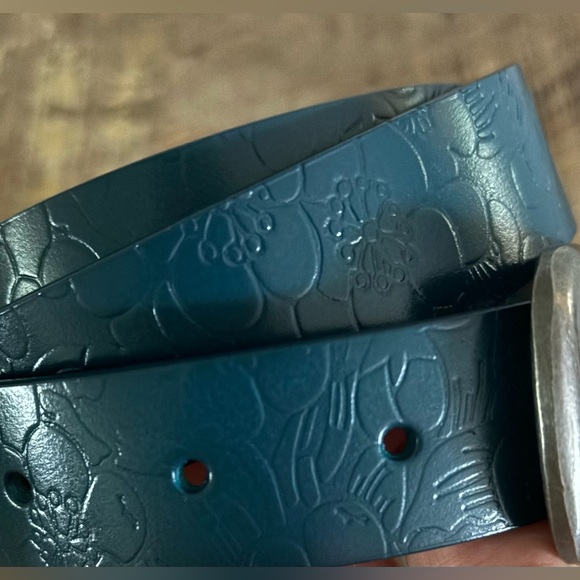 Leather Turquoise Belt with Floral Engraved Pattern - Picture 2 of 4